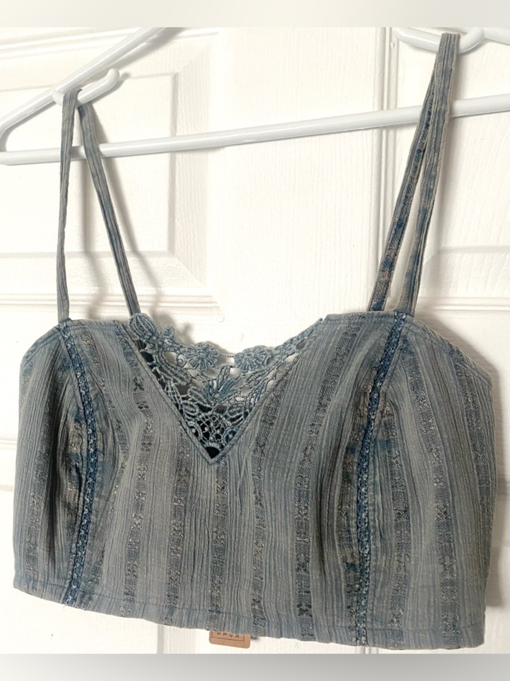 Kimchi Blue Lace Trim Denim Cami Crop Top Y2K Boho Cottagecore Fairy NWT - Picture 2 of 7